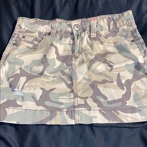 Zanadi Camo Mini Skirt 9 Runs Smaller